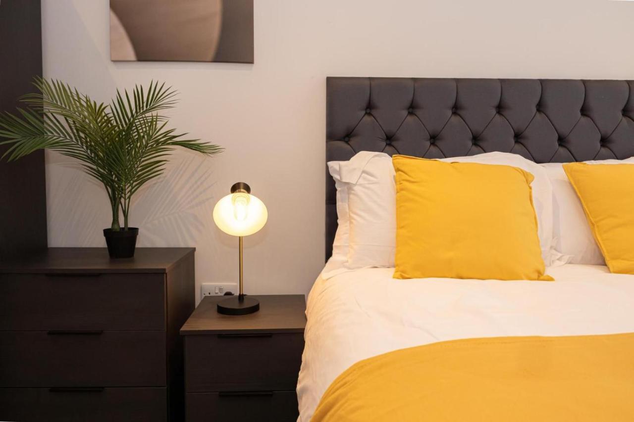 Three-Bedroom Apartment,1460950105:JPEG